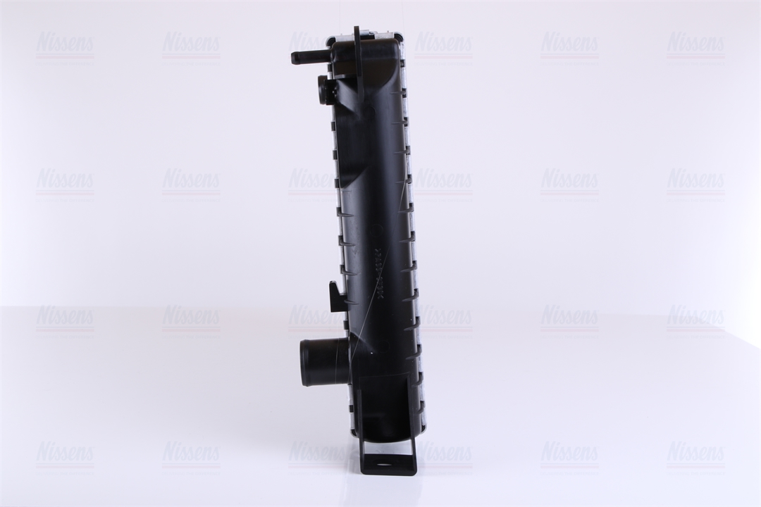 Engine cooling radiator Nissens 62369A