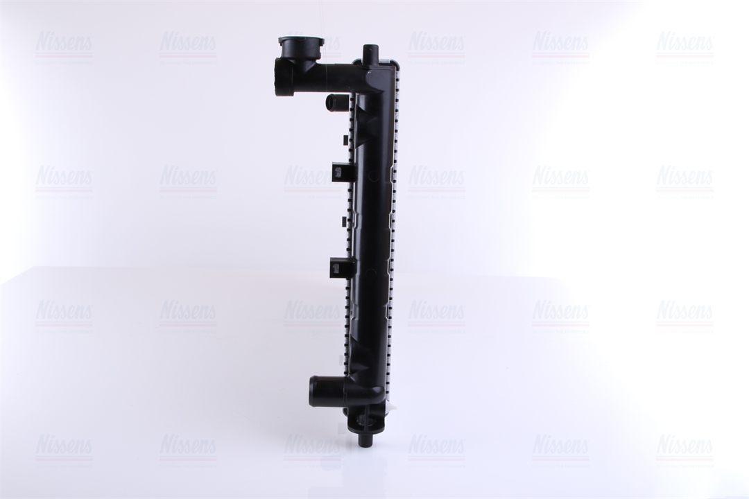 Engine cooling radiator Nissens 62382A