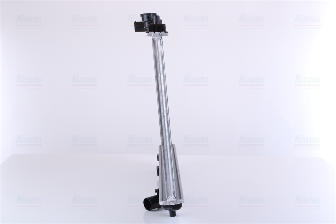 Engine cooling radiator Nissens 62408A