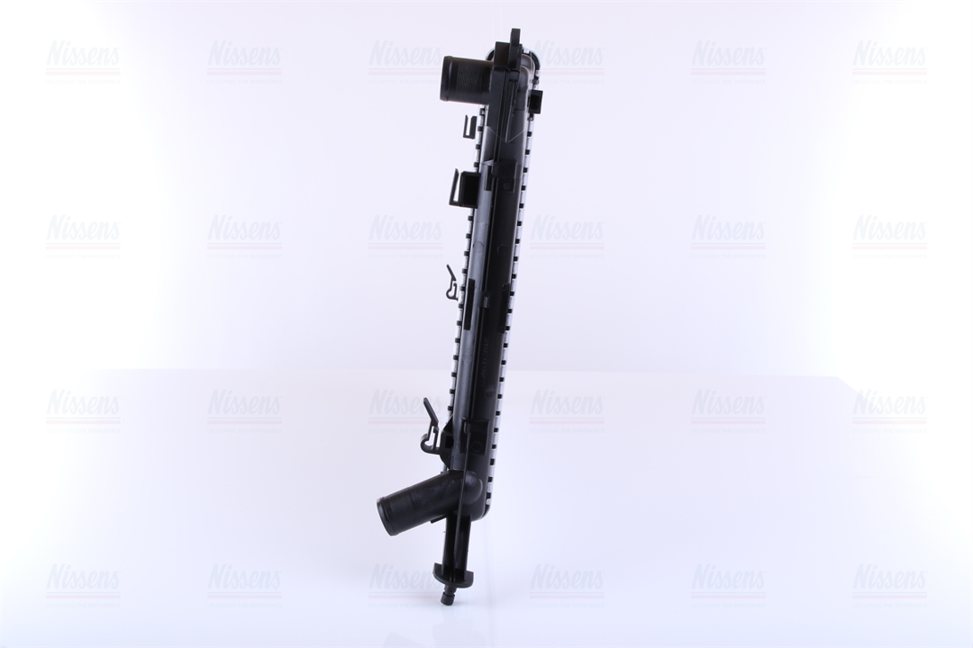 Engine cooling radiator Nissens 69702A