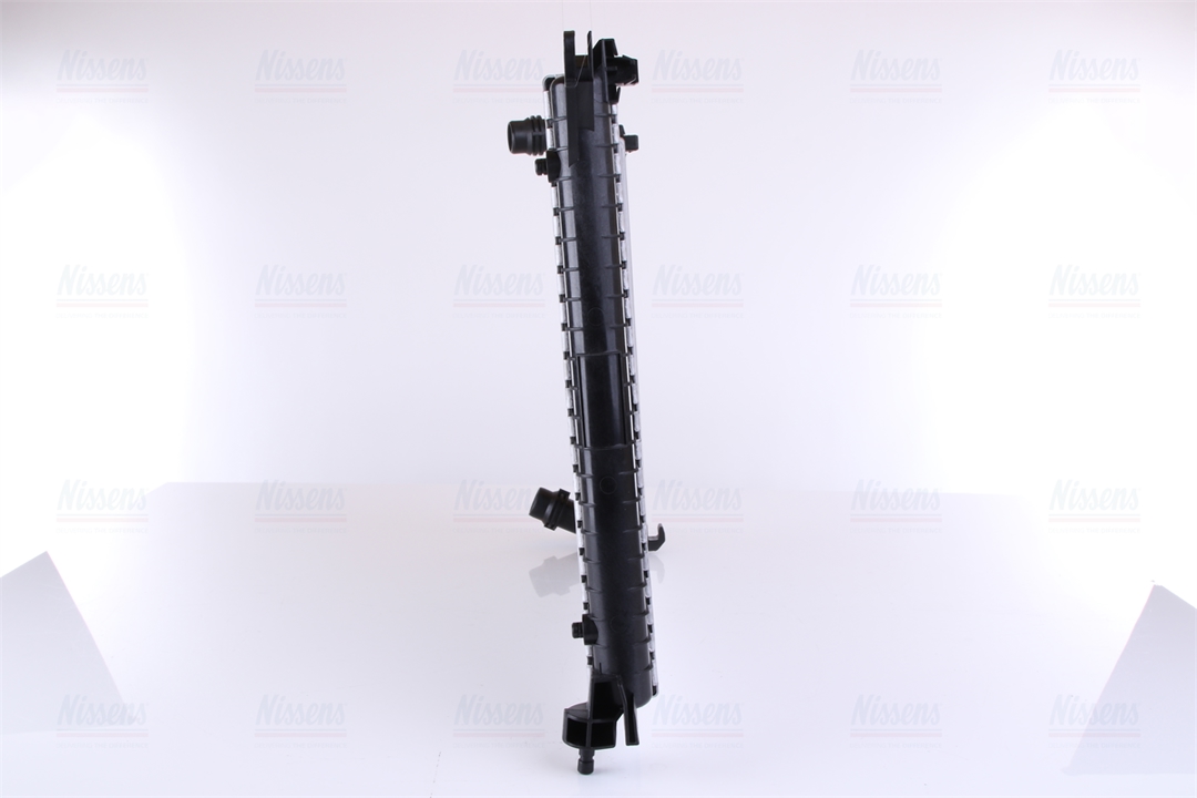 Engine cooling radiator Nissens 69704A