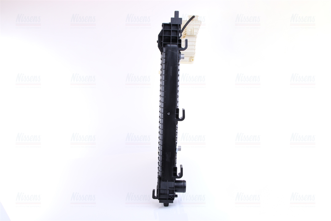 Engine cooling radiator Nissens 62561A