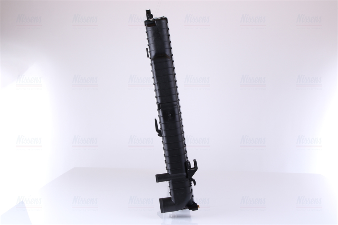 Engine cooling radiator Nissens 62611A