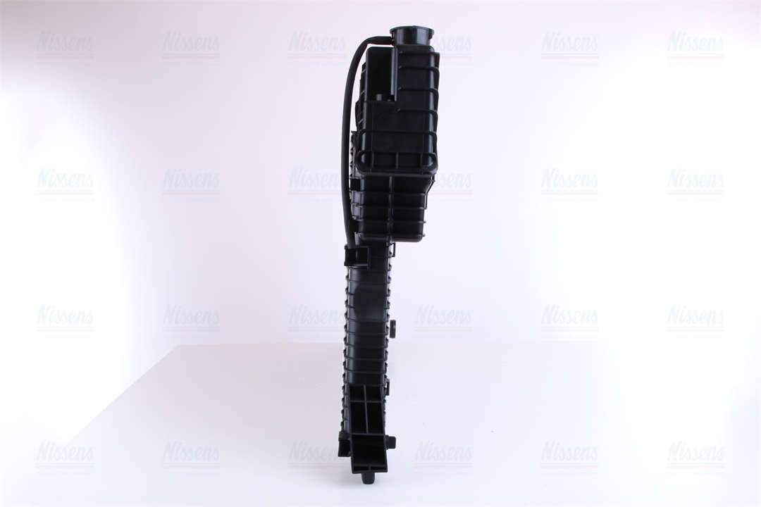 Engine cooling radiator Nissens 62664A