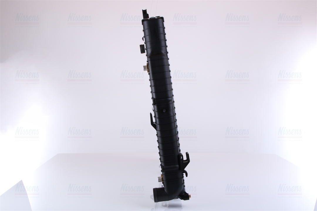 Engine cooling radiator Nissens 62665A