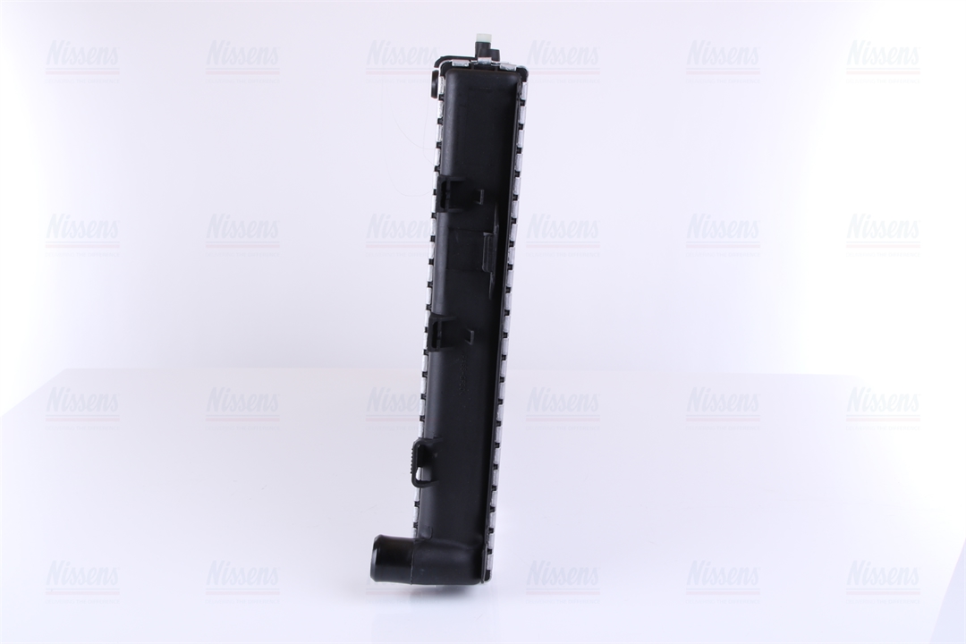 Engine cooling radiator Nissens 62671A