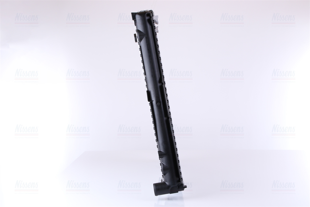 Engine cooling radiator Nissens 62693A