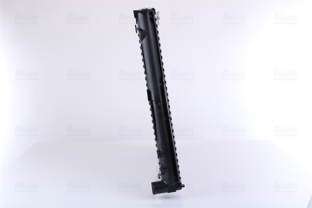 Engine cooling radiator Nissens 62697A