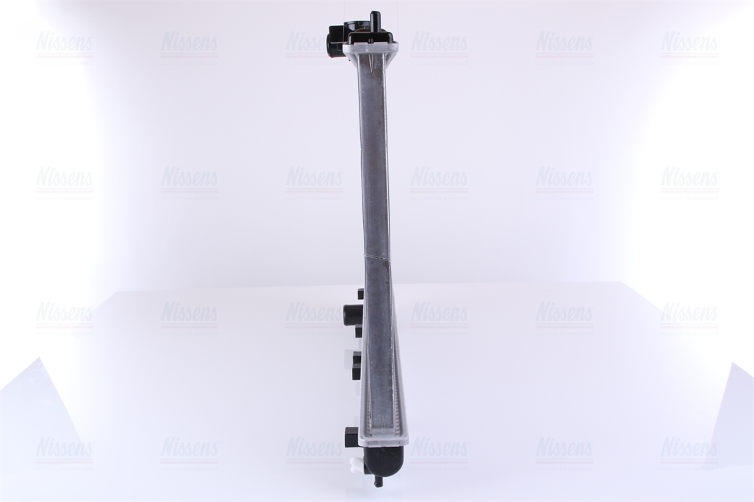 Engine cooling radiator Nissens 62868A