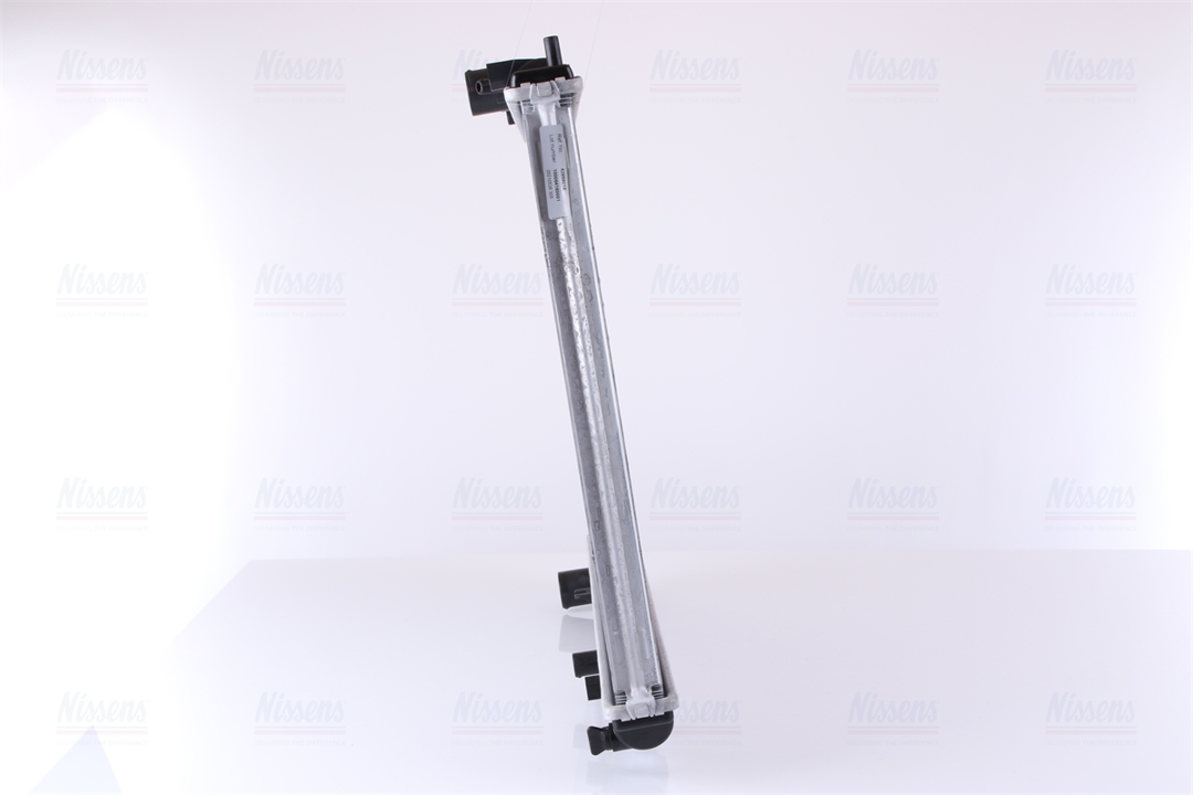 Engine cooling radiator Nissens 62858A