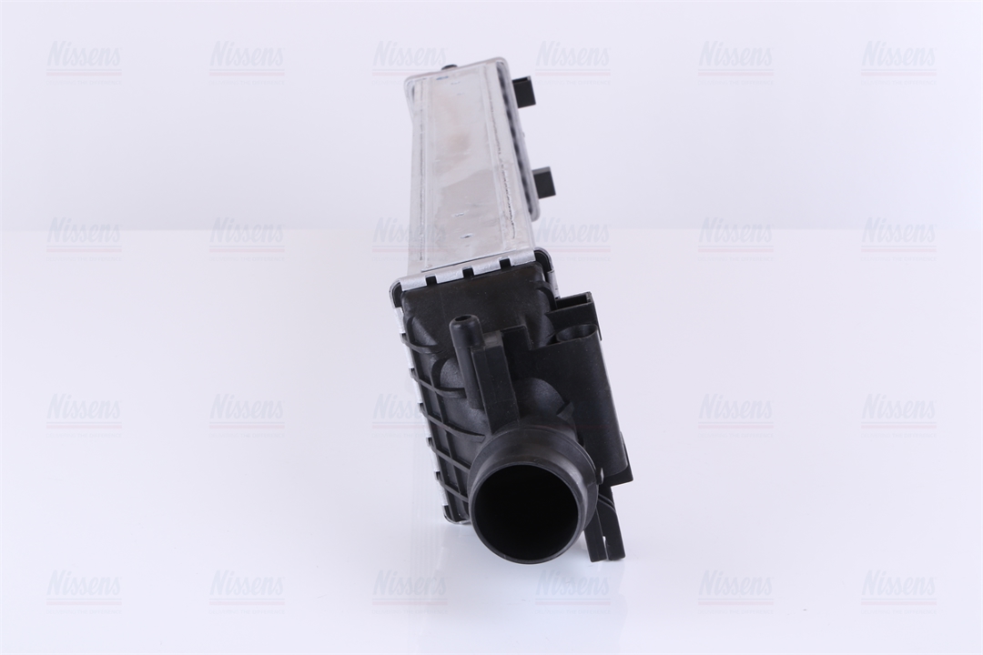 Intercooler, charger Nissens 96375
