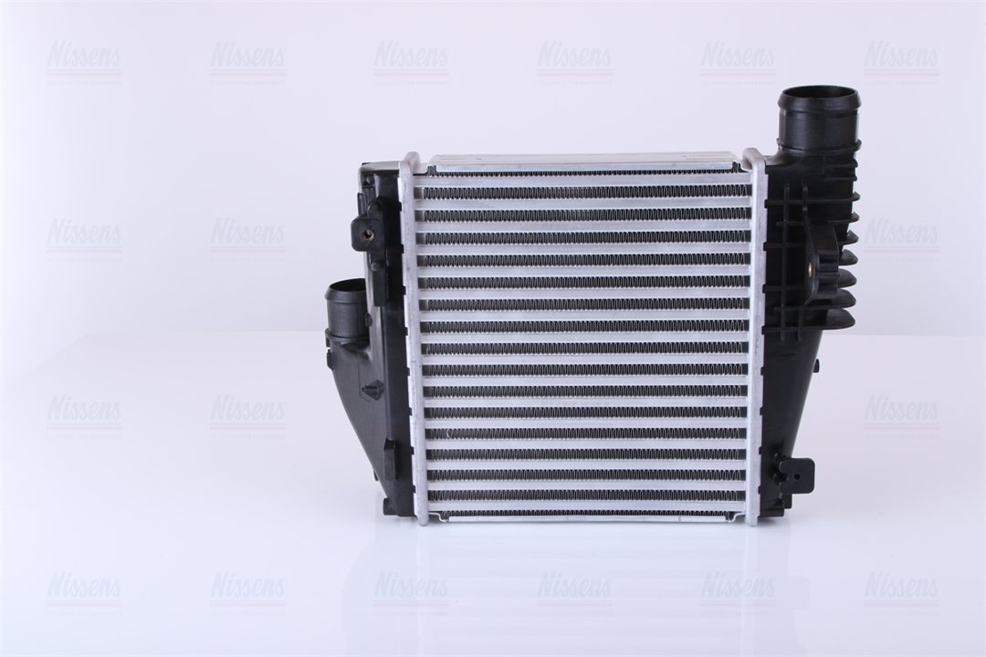 Intercooler, charger Nissens 96380