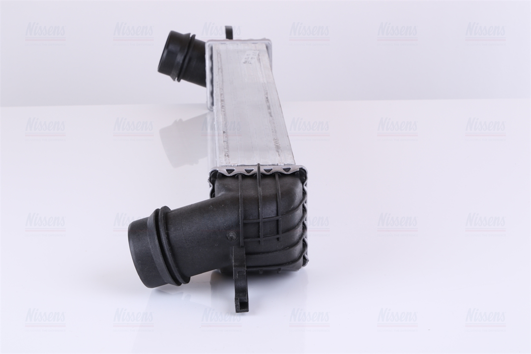 Intercooler, charger Nissens 96397