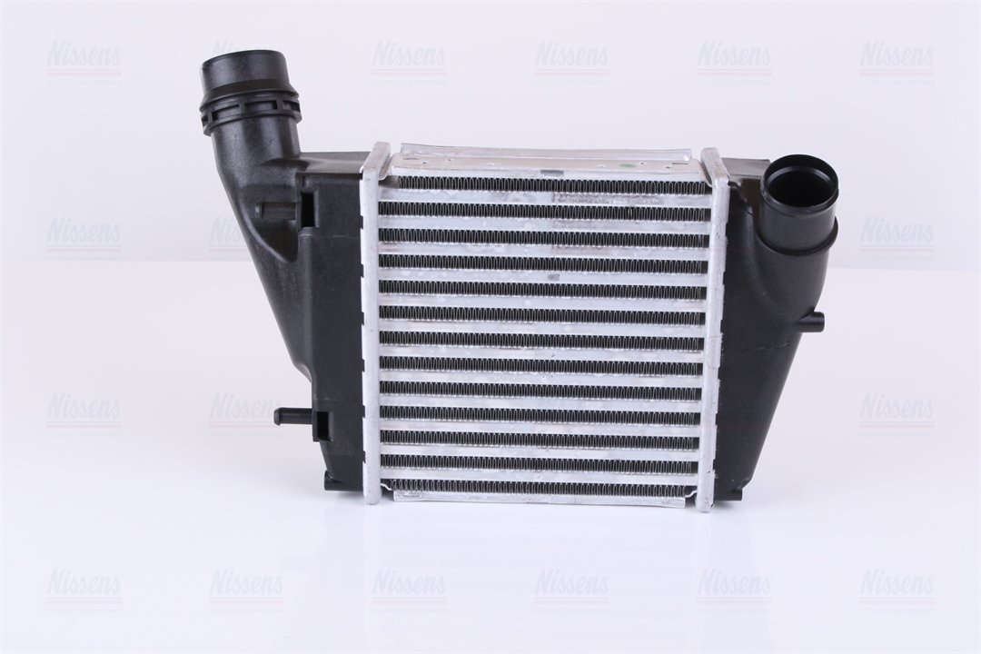 Intercooler, charger Nissens 96410