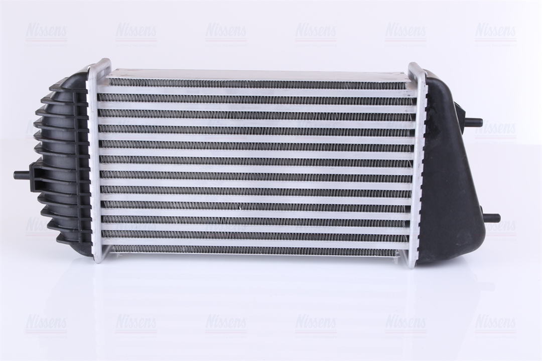 Intercooler, charger Nissens 96465