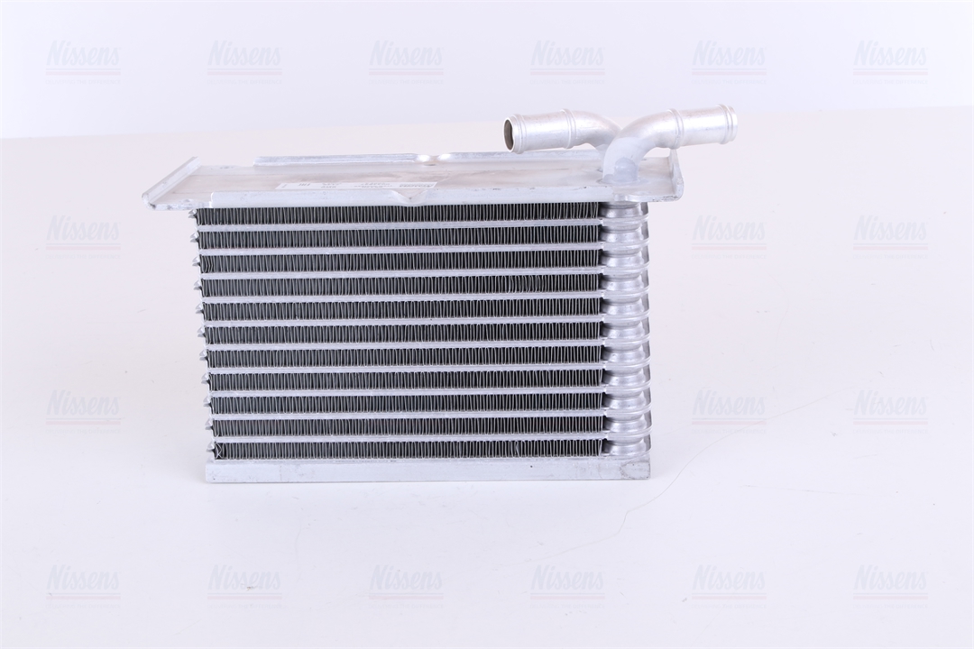 Intercooler, charger Nissens 96470