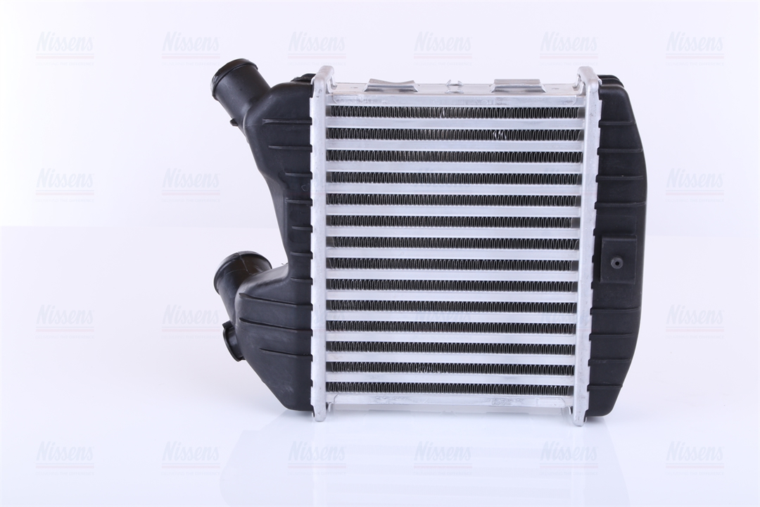 Intercooler, charger Nissens 96499