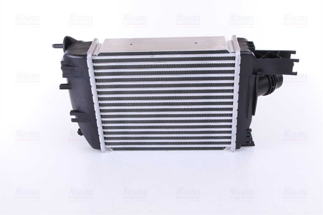 Intercooler, charger Nissens 96529