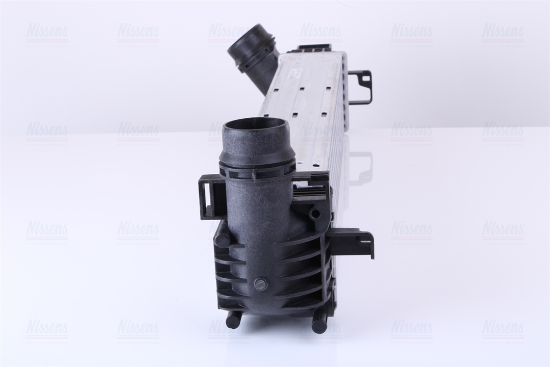 Intercooler, charger Nissens 96546