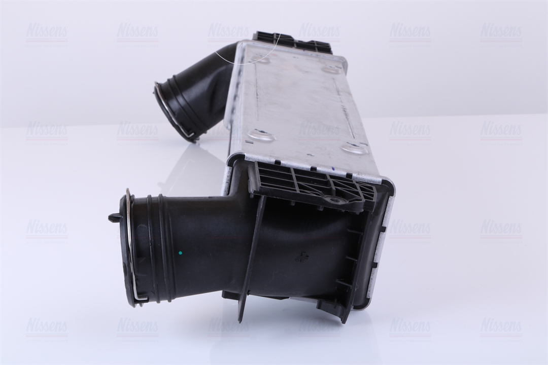 Intercooler, charger Nissens 96551
