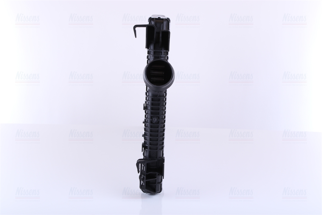 Intercooler, charger Nissens 96557