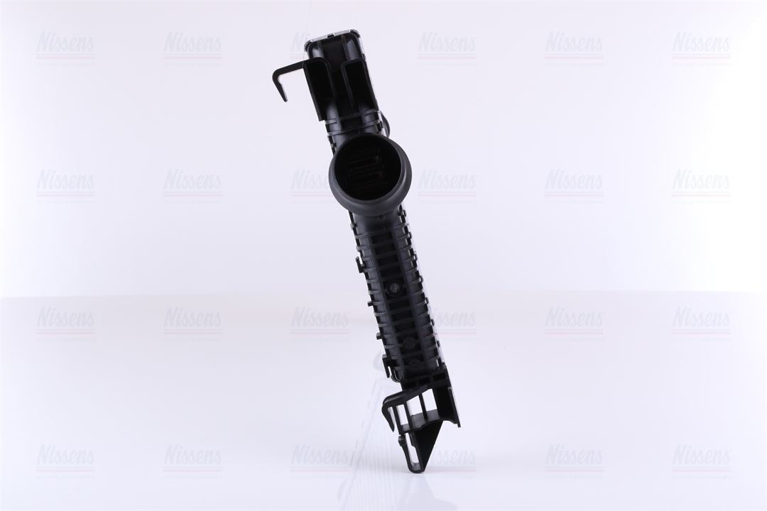 Intercooler, charger Nissens 96556
