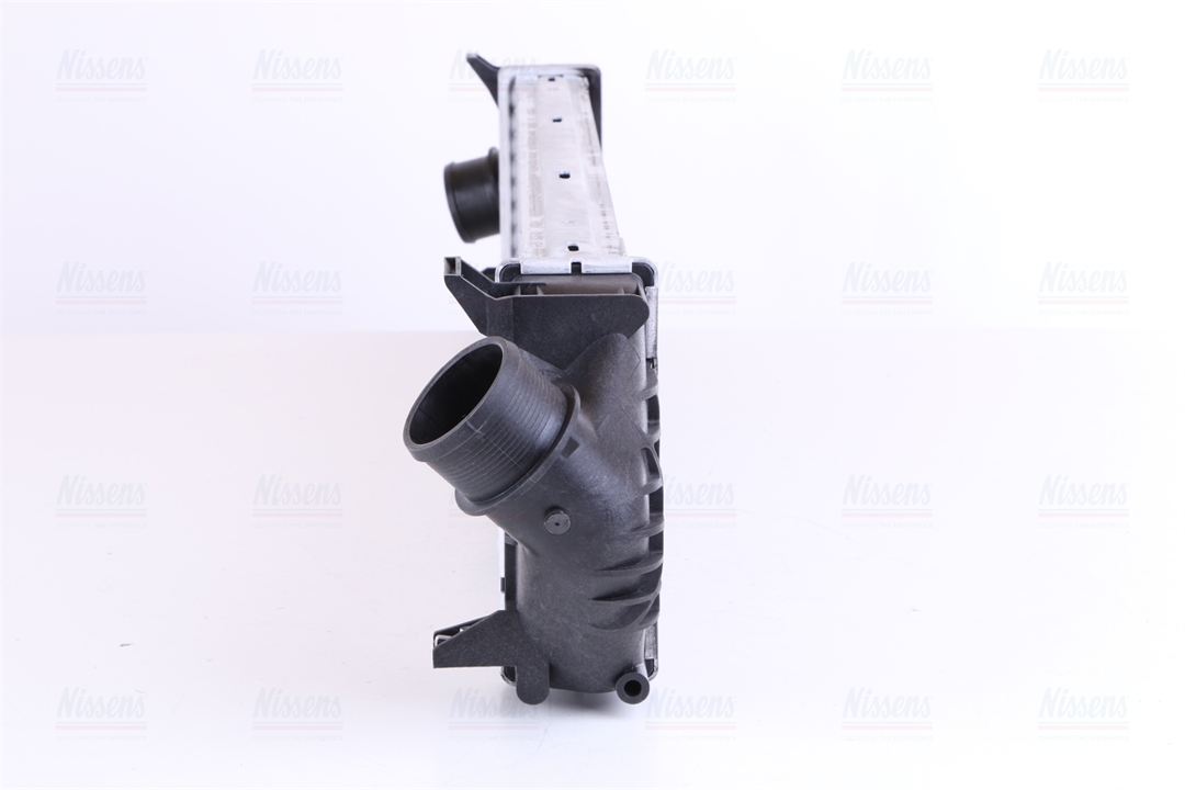 Intercooler, charger Nissens 96560