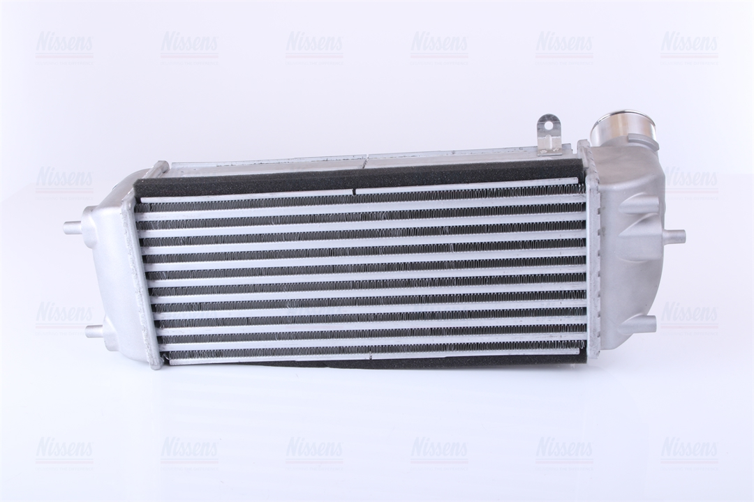 Intercooler, charger Nissens 96559