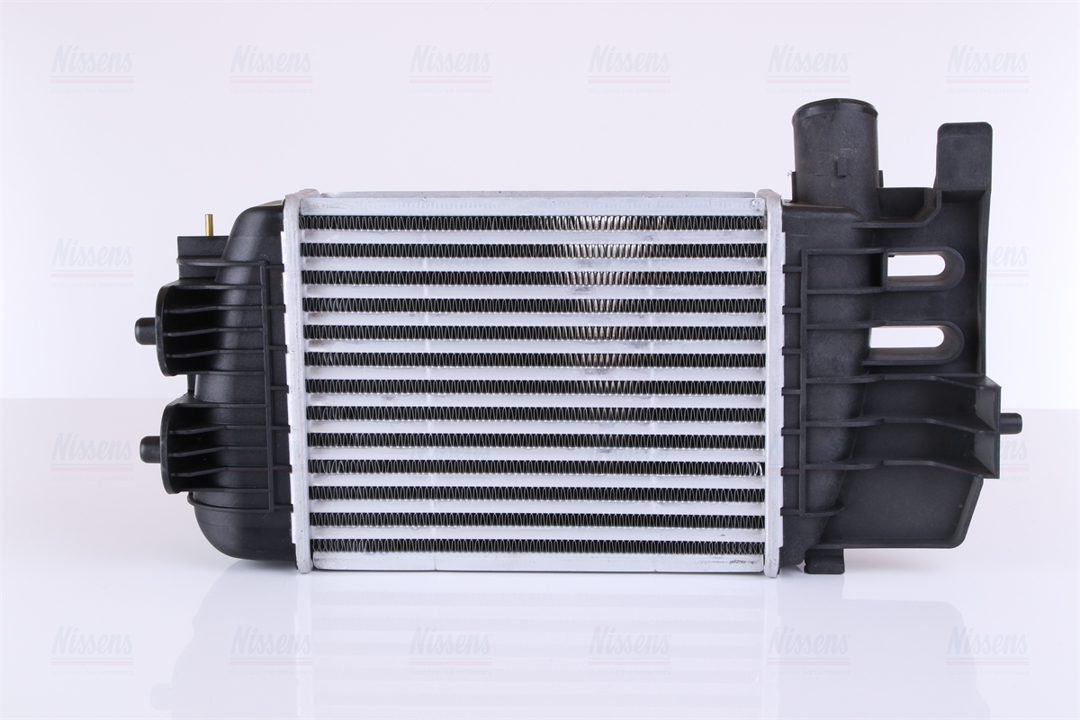 Intercooler, charger Nissens 96565