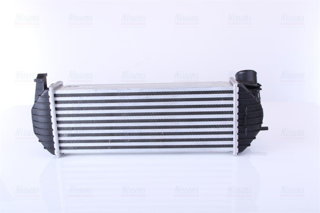 Intercooler, charger Nissens 96572