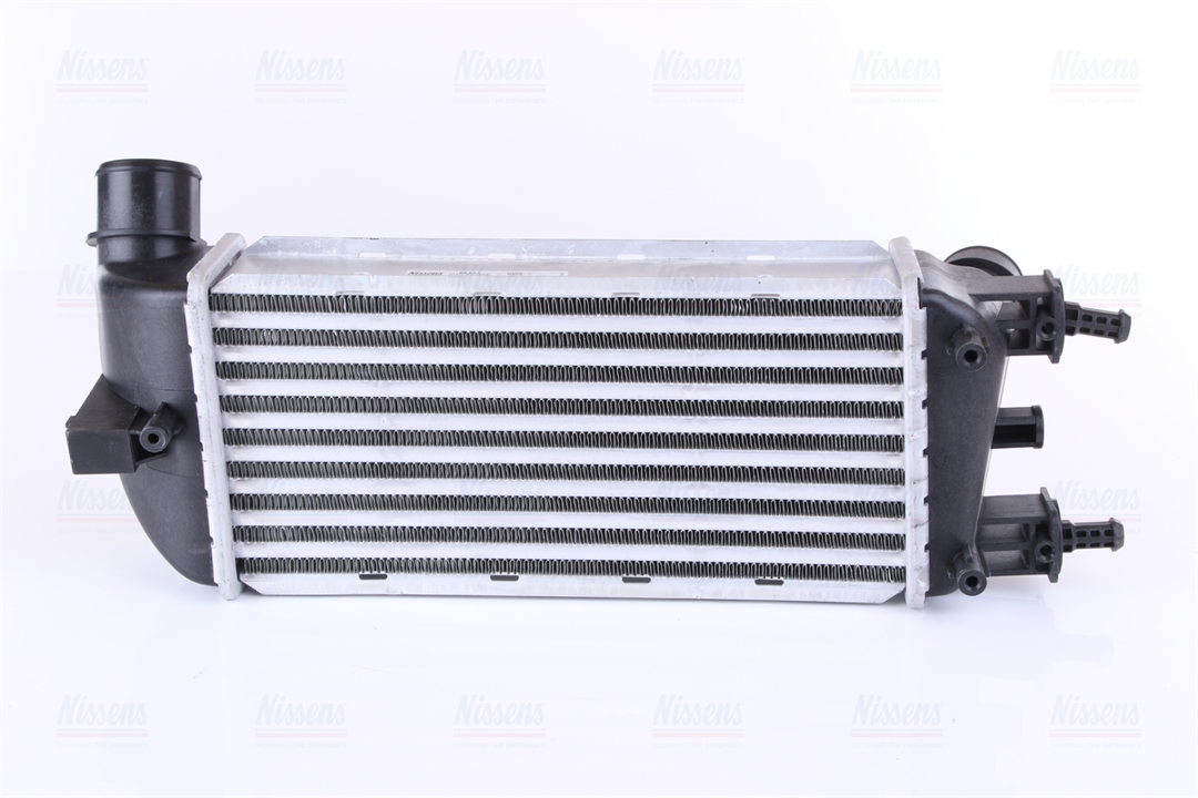 Intercooler, charger Nissens 96577