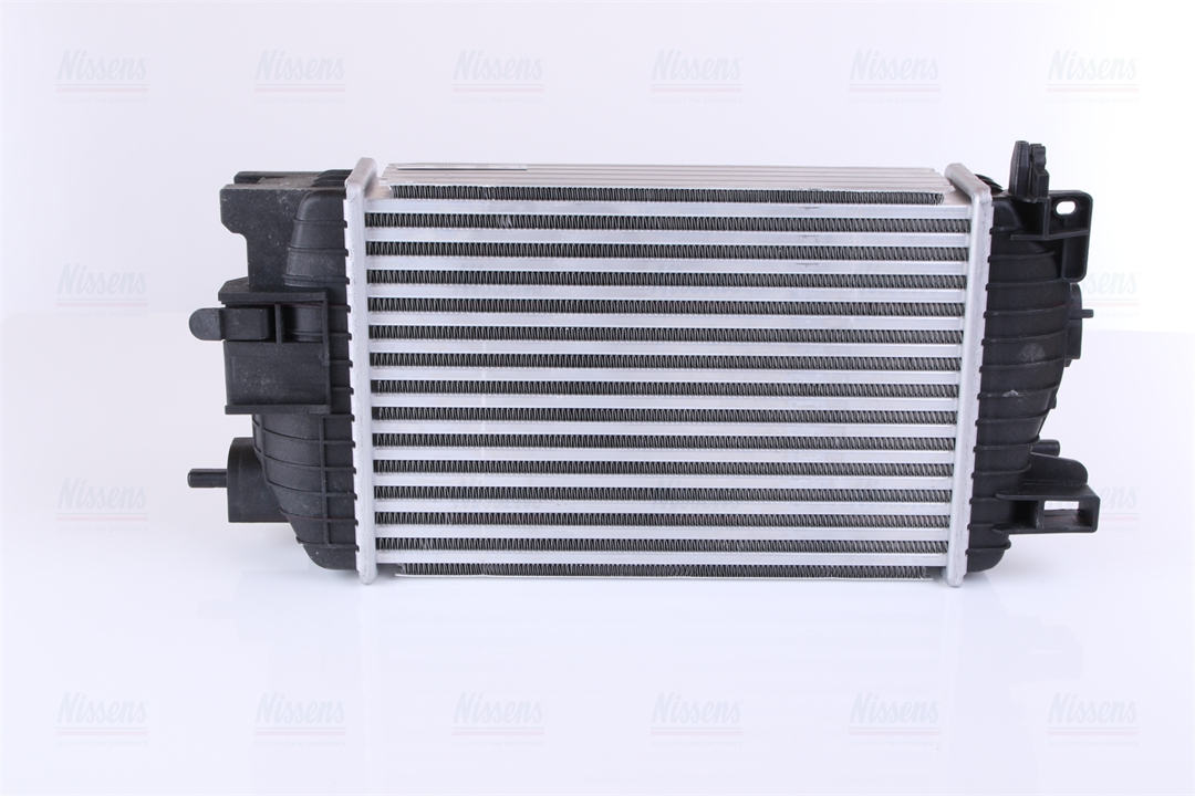 Intercooler, charger Nissens 96574
