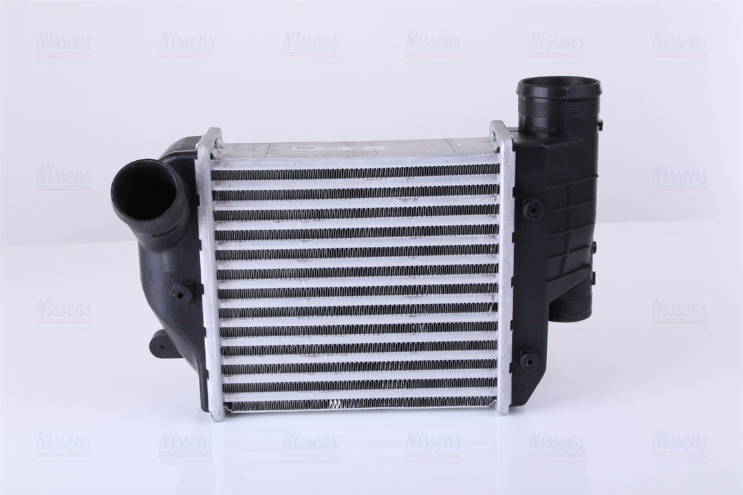 Intercooler, charger Nissens 96576