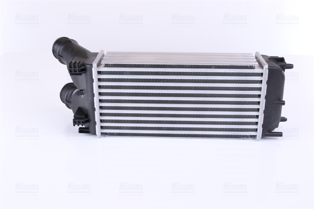Intercooler, charger Nissens 96584