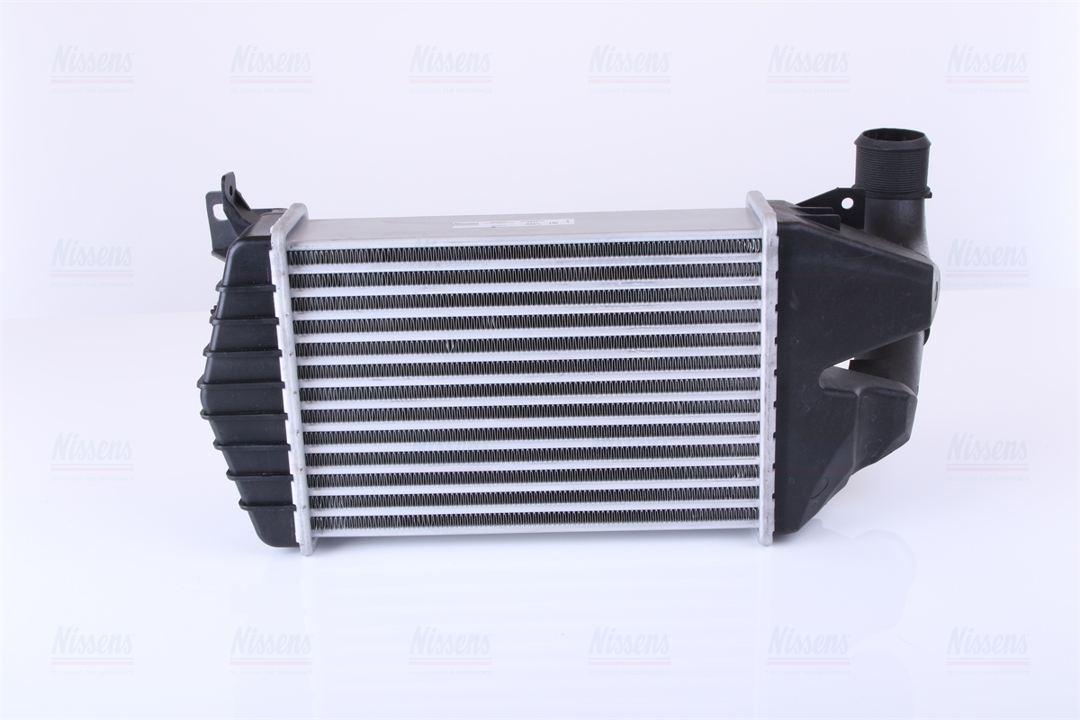 Intercooler, charger Nissens 96587
