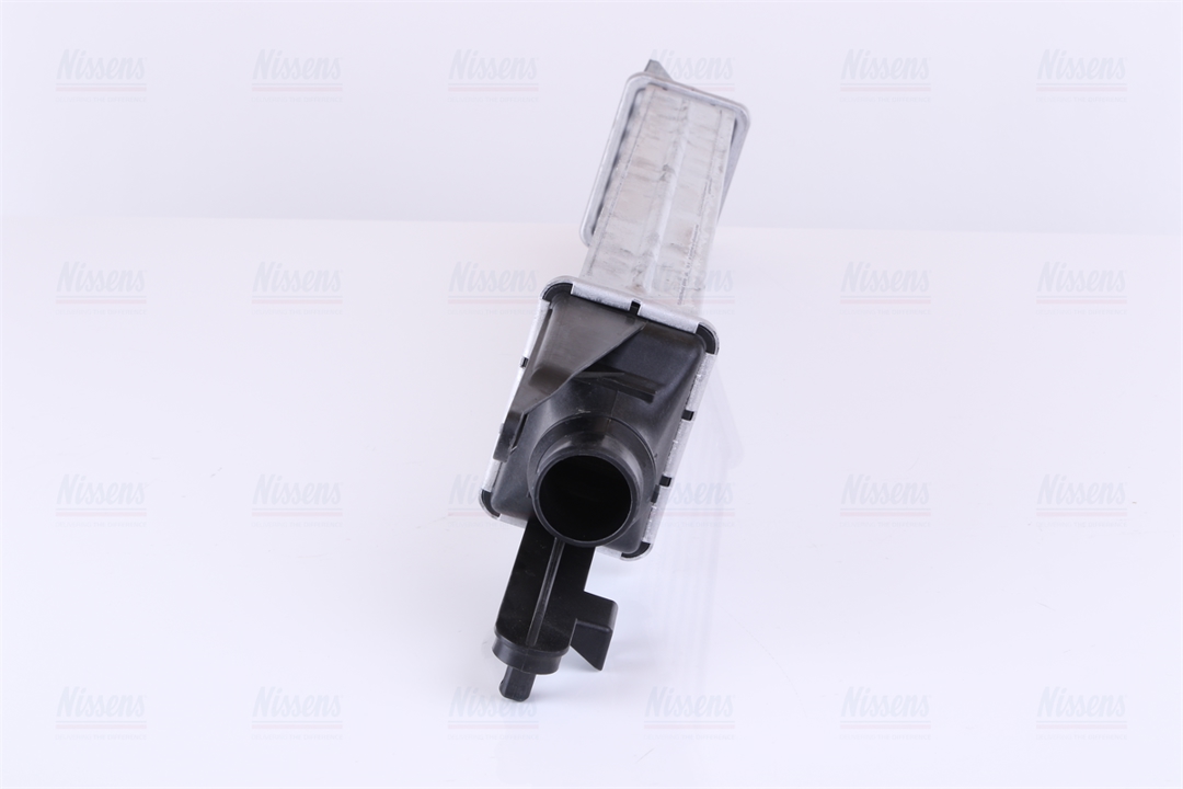 Intercooler, charger Nissens 96589