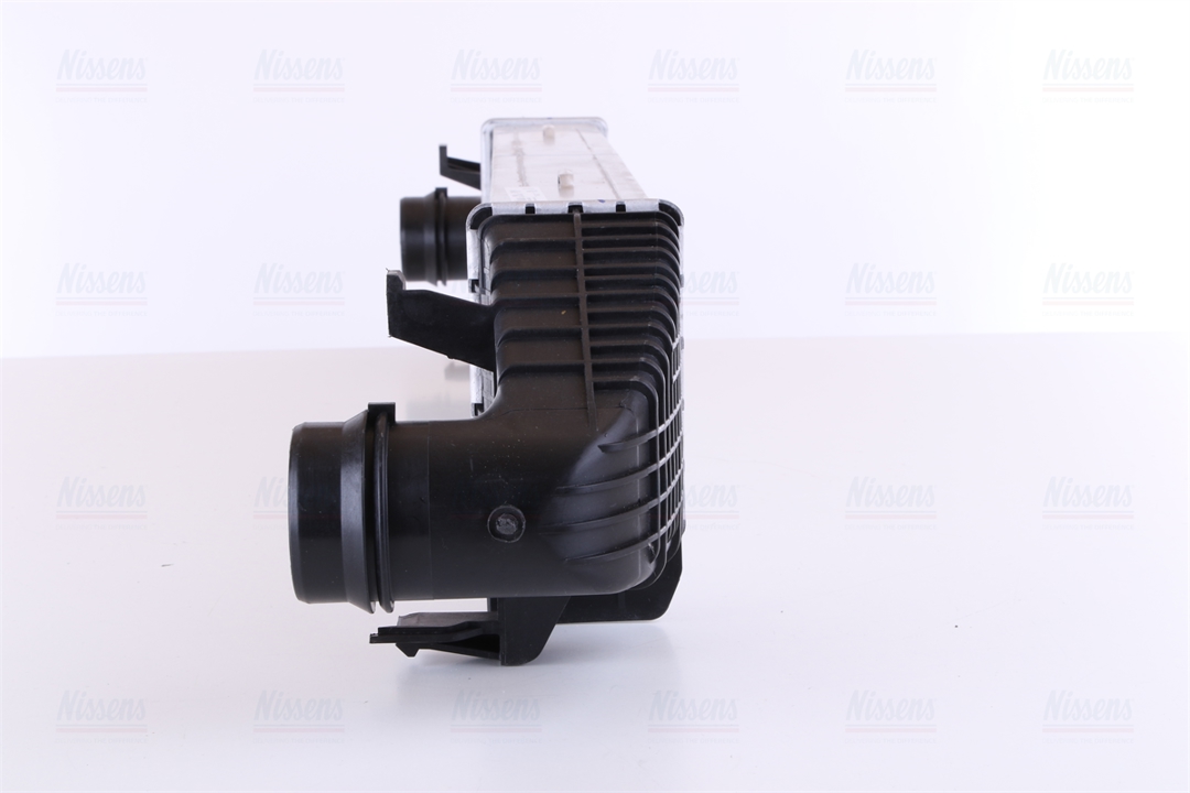 Intercooler, charger Nissens 96598