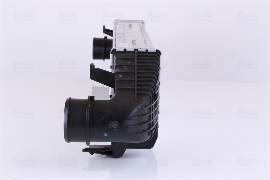 Intercooler, charger Nissens 96596
