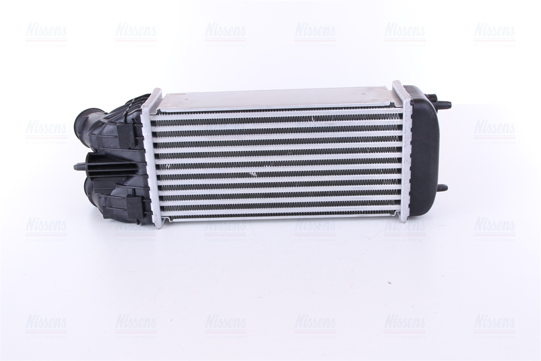 Intercooler, charger Nissens 96594