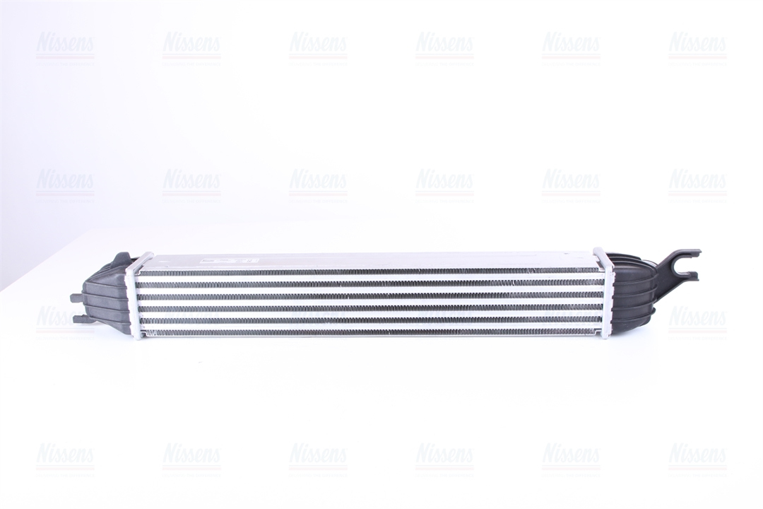 Intercooler, charger Nissens 96608