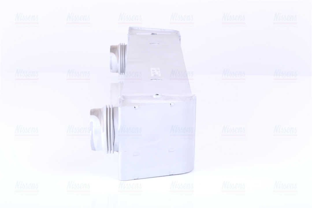 Intercooler, charger Nissens 96607