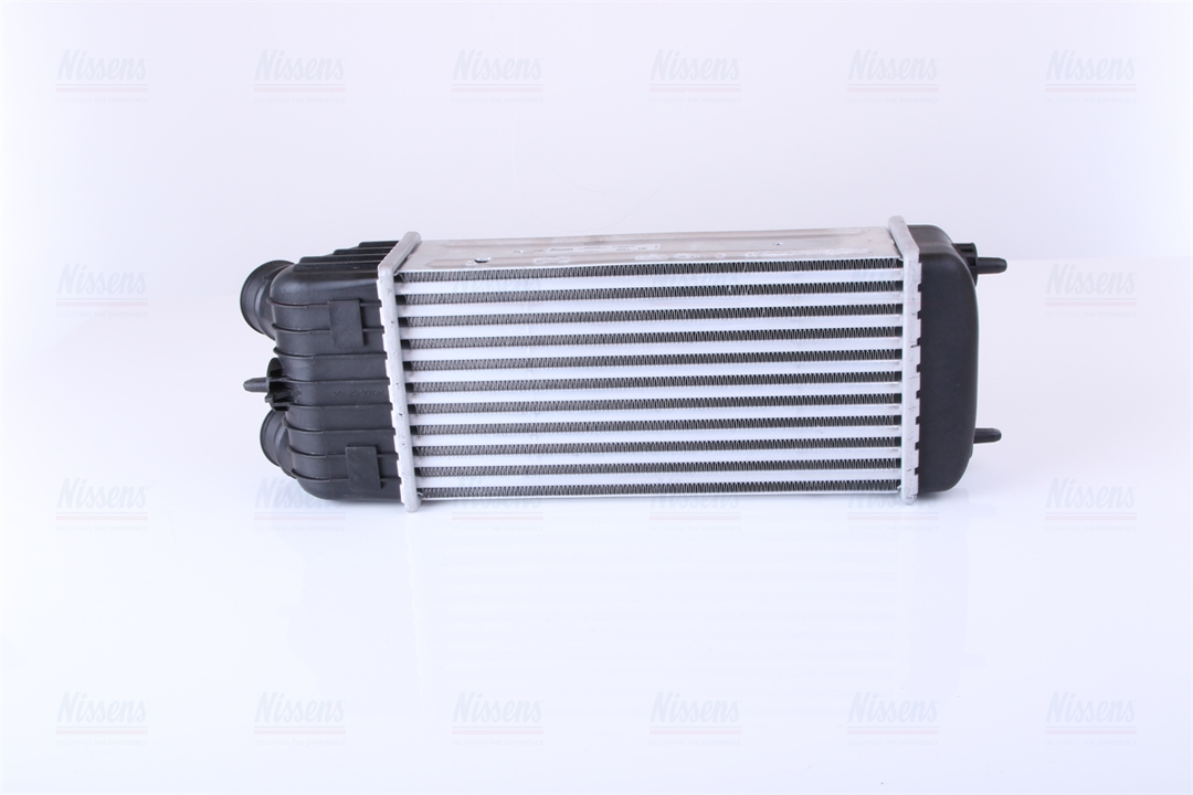 Intercooler, charger Nissens 96612