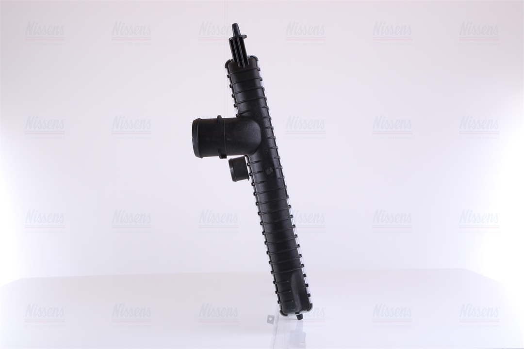 Intercooler, charger Nissens 96617