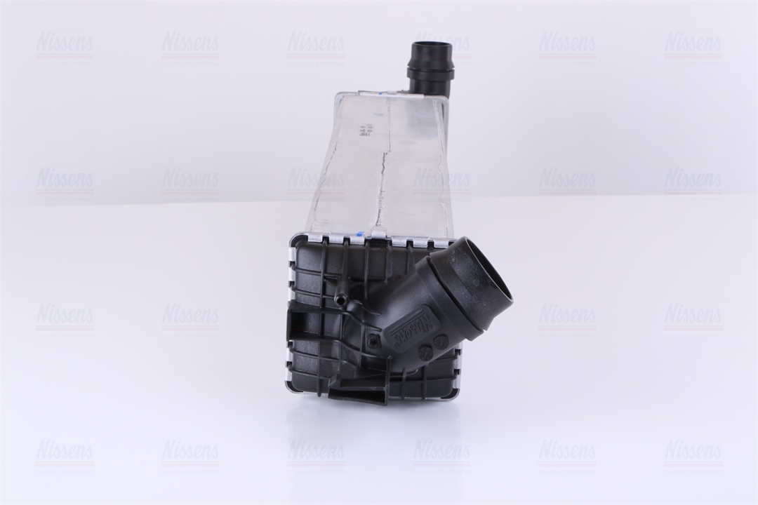 Intercooler, charger Nissens 96625