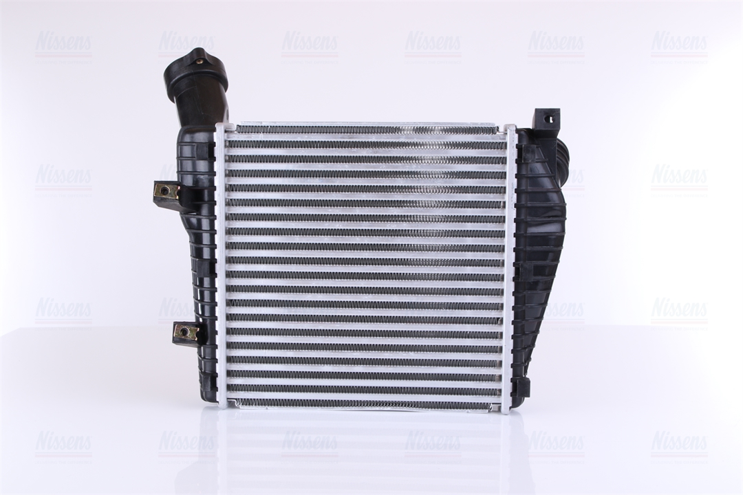 Intercooler, charger Nissens 96687