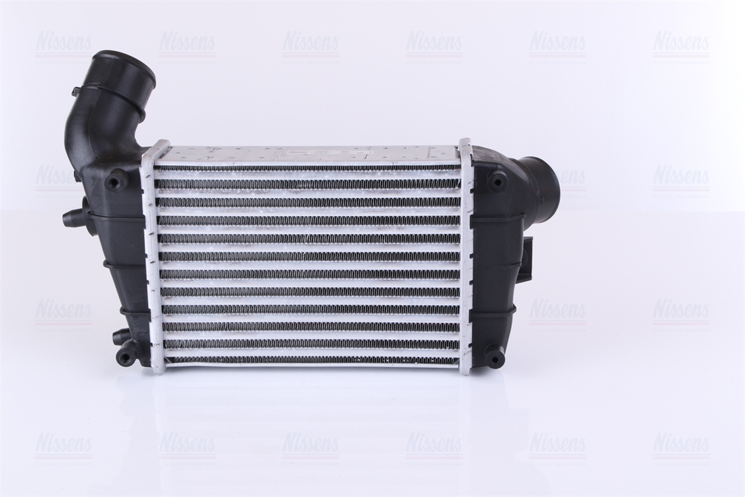 Intercooler, charger Nissens 96698