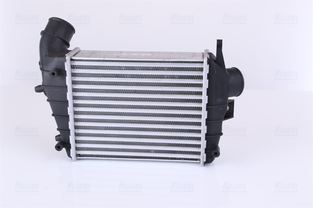 Intercooler, charger Nissens 96699