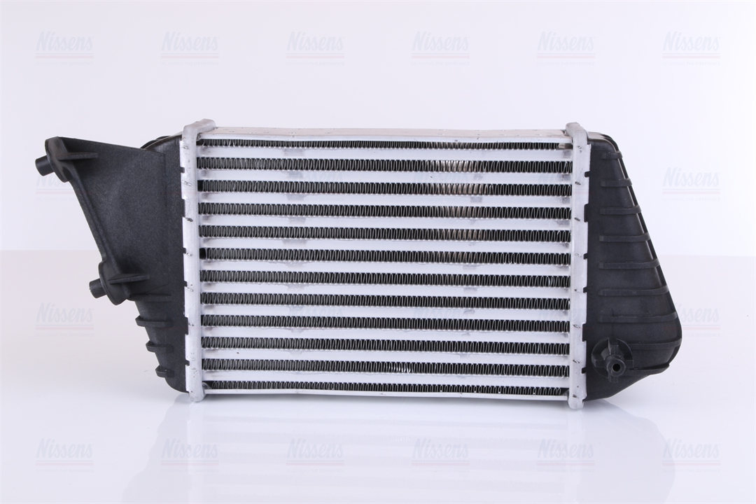 Intercooler, charger Nissens 96700