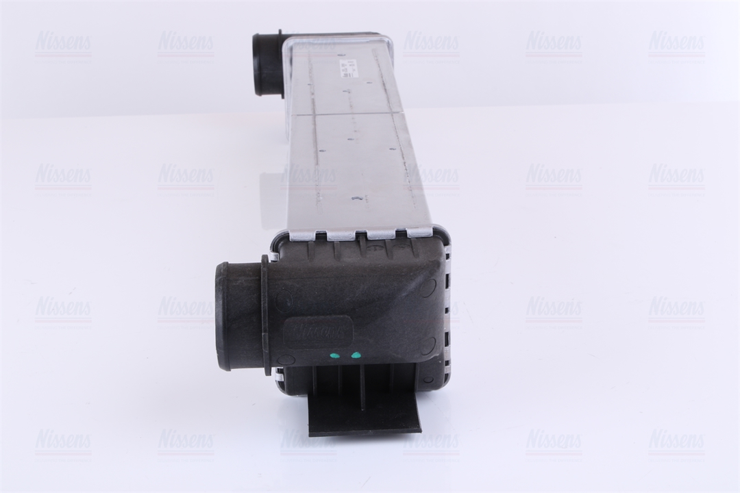 Intercooler, charger Nissens 96726