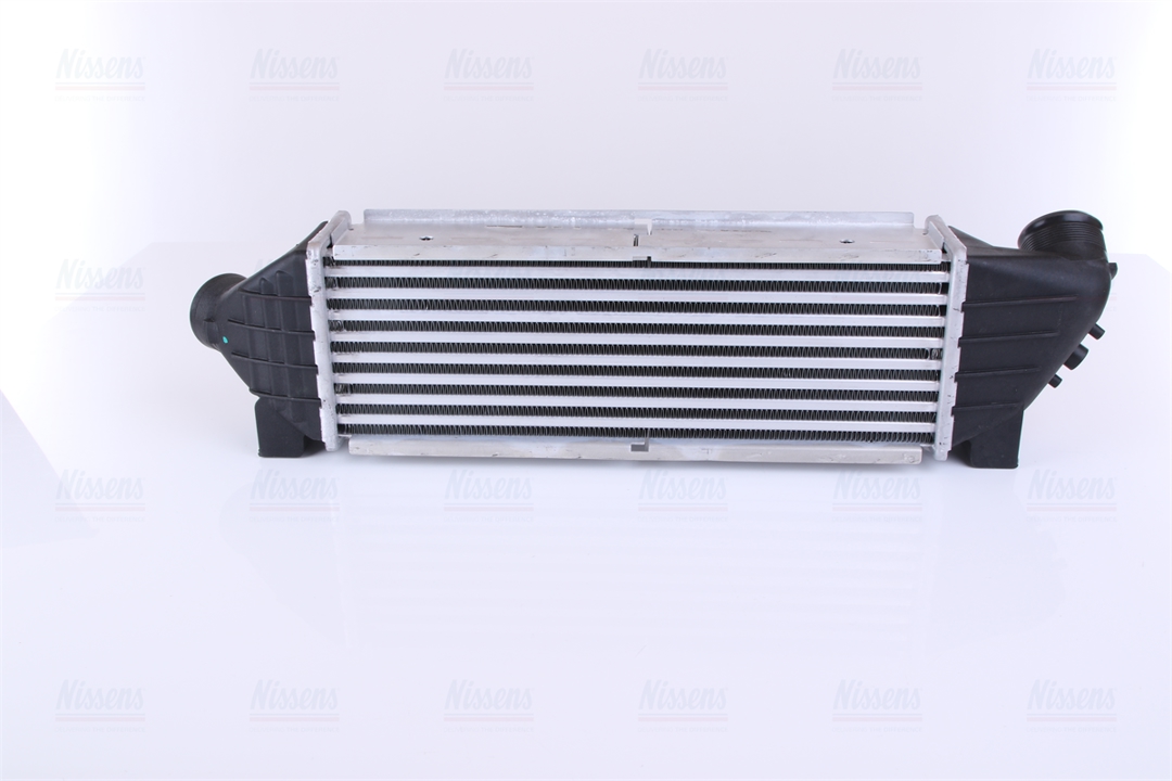 Intercooler, charger Nissens 96733